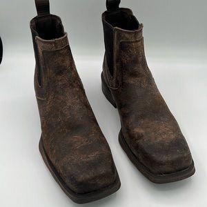 Men’s Nubuck Brown low Ariat Boot Size 9.5                   Brand new $55